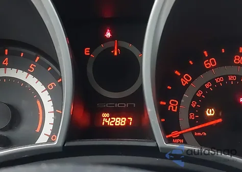 2014 Scion Tc 10 Series/Monogram z USA, uszkodzony, nr VIN JTKJF5C71E3072185